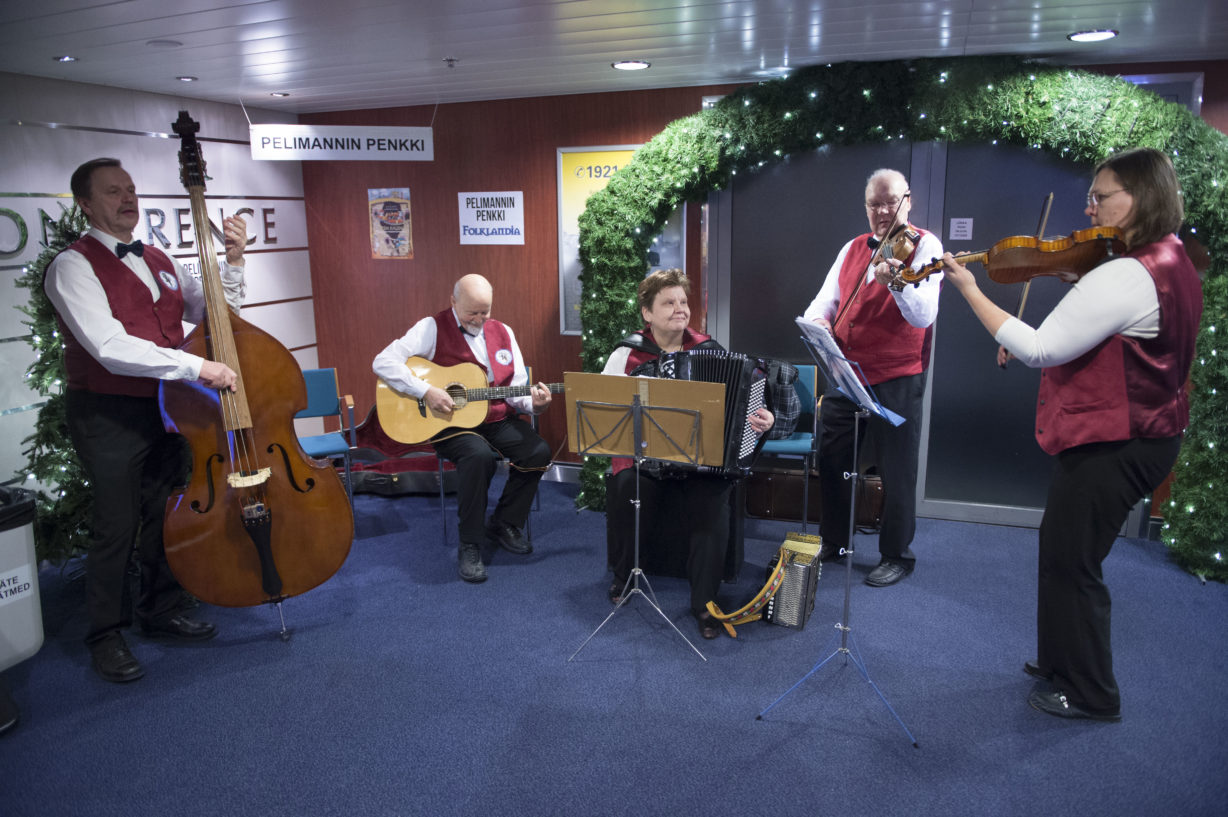 FOLKLANDIA 2015