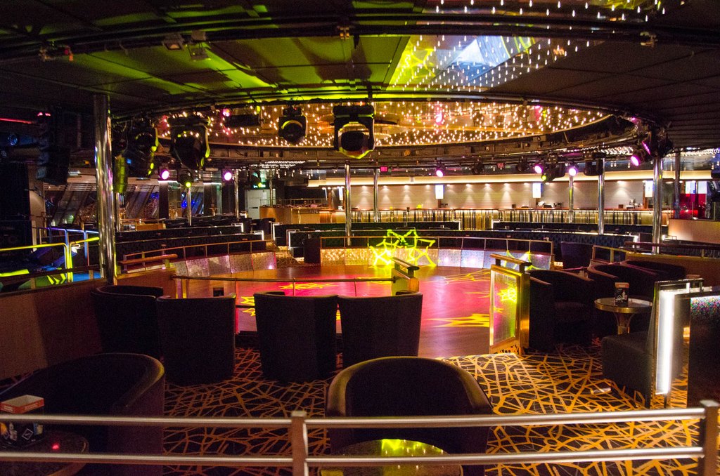 Showbar Starlight_kuvaaja J.Kaijankangas